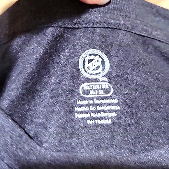 EUC Embroidered Pittsburgh Penguins 🐧 Hockey Tee 2XL - Picture 4 of 4